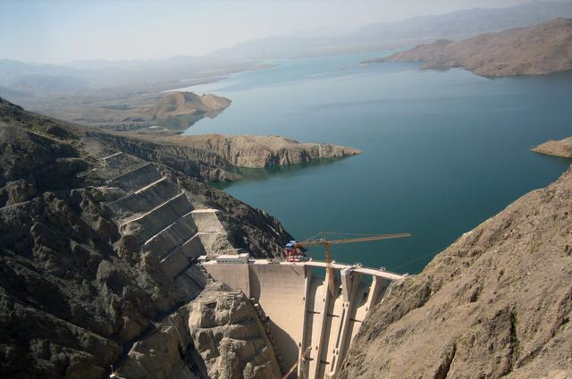 斯坦和我国关系好,如果想去旅游,1万人民币能