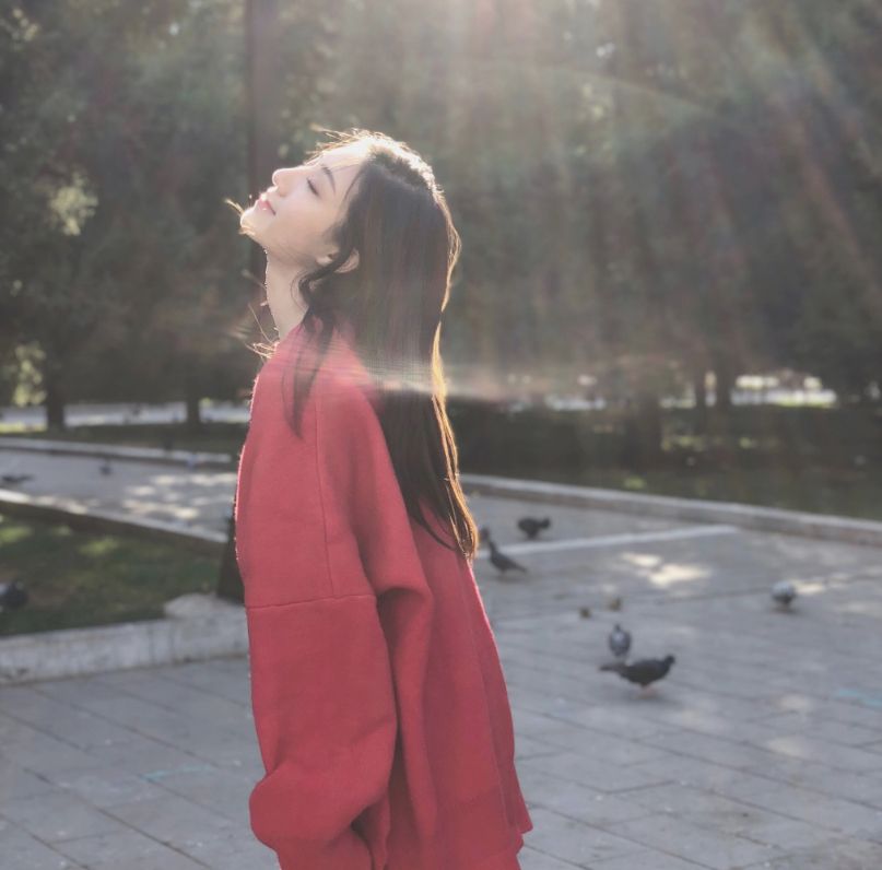 朱庭辰:天生丽质 貌美如花 美丽动人