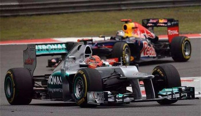 莲花车队：灵动的设计，车身霸气而精致，气场满分