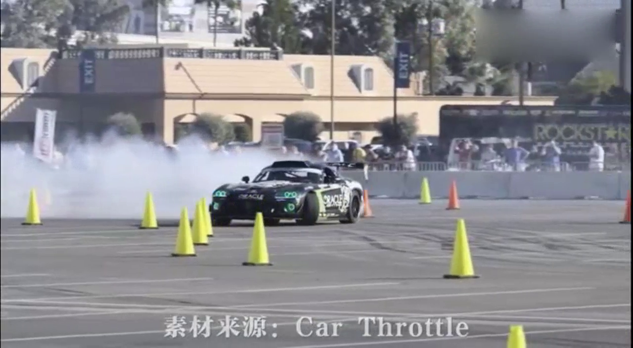 SEMA show汽车展览是改装车爱好者的朝圣地