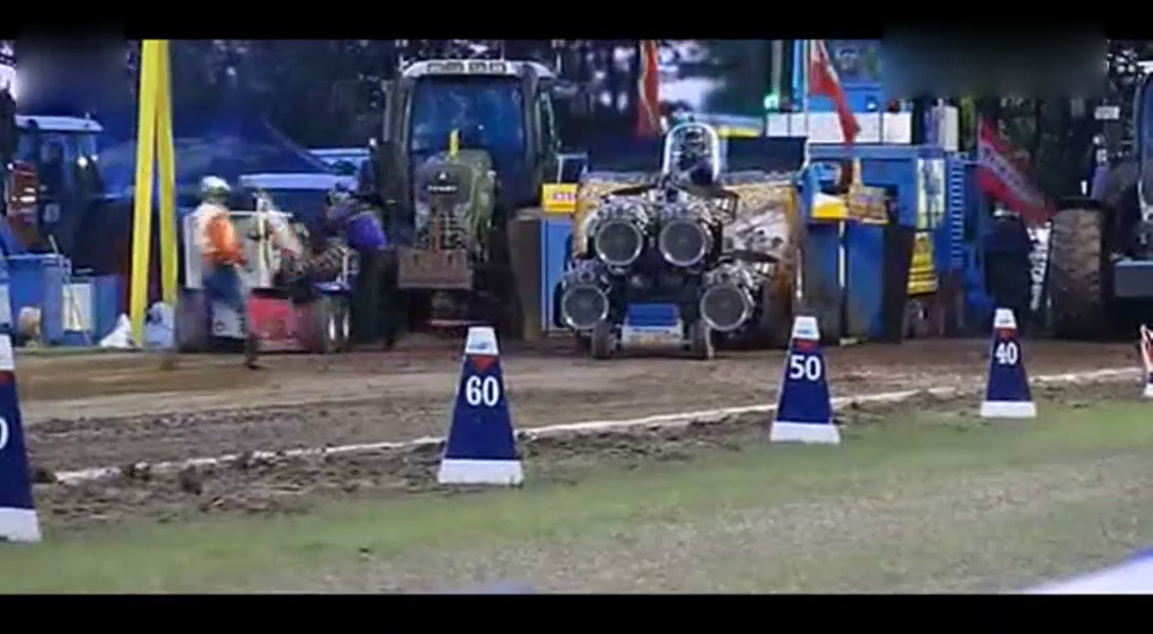 卡车改装上4台飞机引擎来看看是什么效果