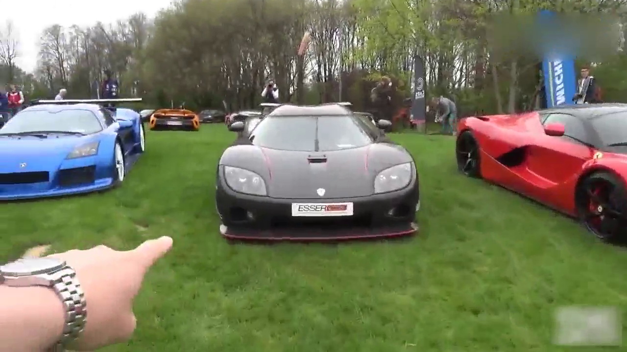 1500万的“黑武士”参加跑车聚会，这颜值让法拉利瞬间失去光彩！