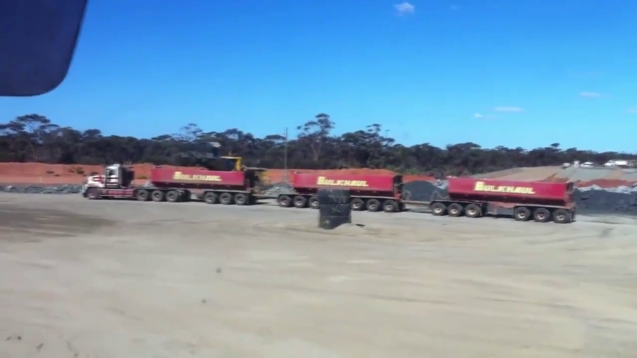 卡车超大负荷运输，30于米长，司机百万年薪都难请