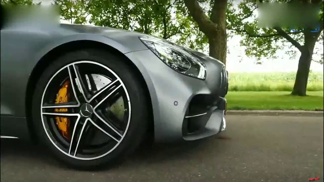 200多万的奔驰GTC敞篷跑车，上了不限速高速才知道跑多快