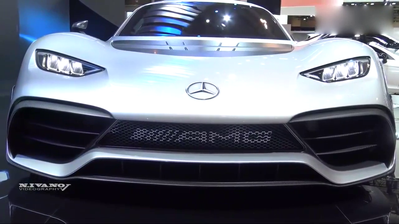 这款奔驰跑车被称为“陆地飞行器”，让布加迪都为之颤抖！