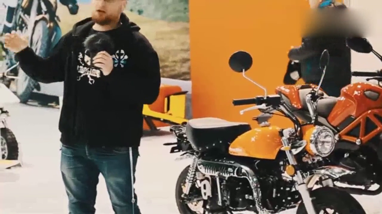 国外车展上的这款摩托车，虽然看着很简单，可惜买不起