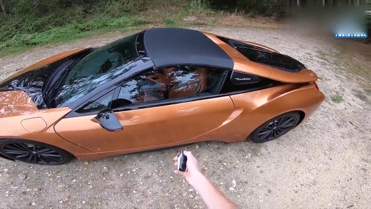 宝马i8 敞篷特别版 最高速度测试，真是颜值与实力并存呀