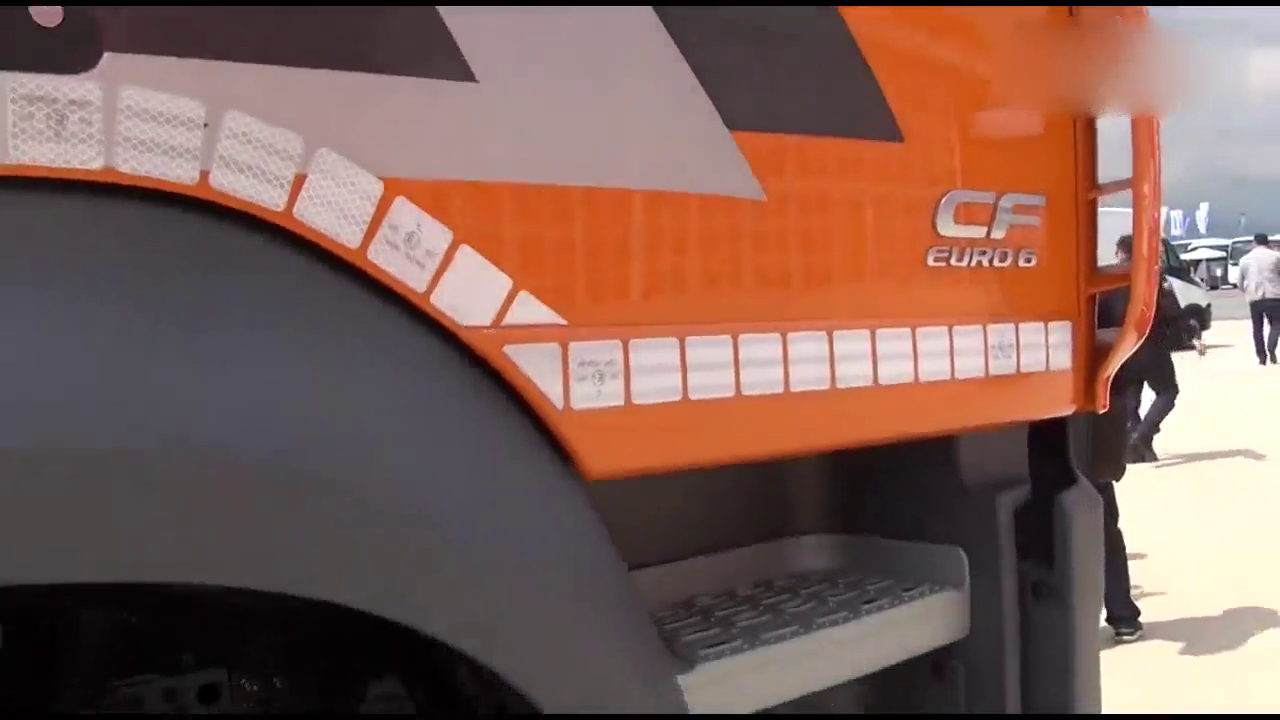 8X4驱动卡车，司机都心动了