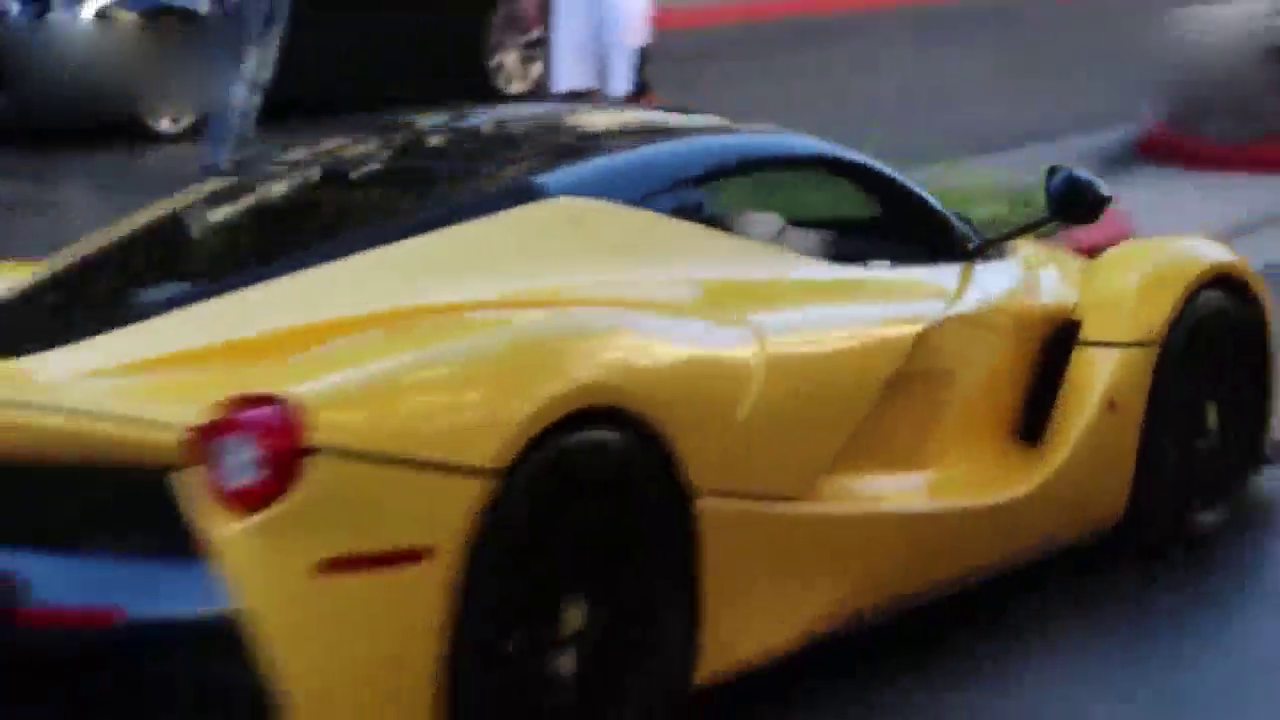 街头遇到一辆法拉利跑车 看到副驾驶后我慌乱了