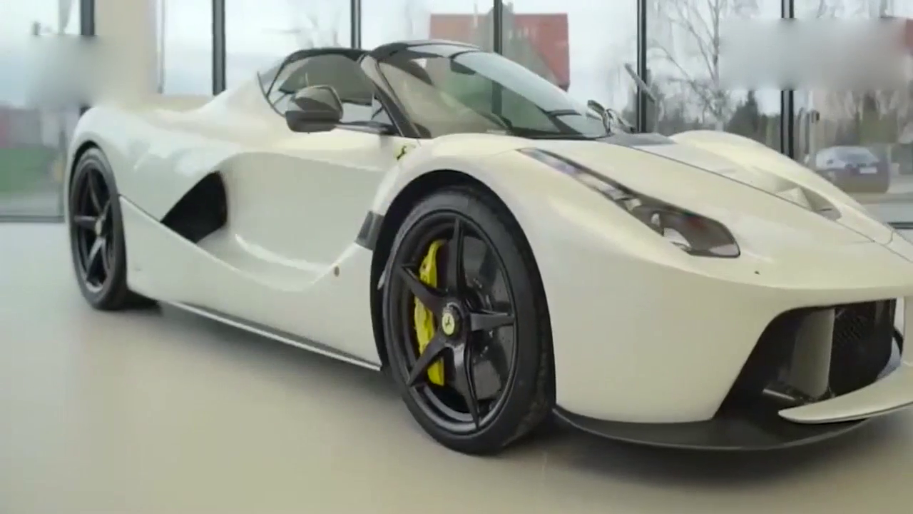 2500万的法拉利，双门自动打开后才明白什么叫超级跑车！