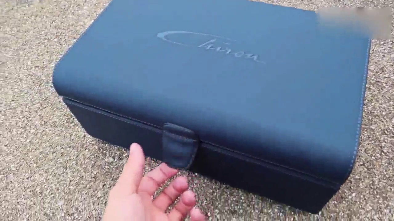 4800万定制版跑车到货，打开送的箱子后，旁边的布加迪失去光彩！