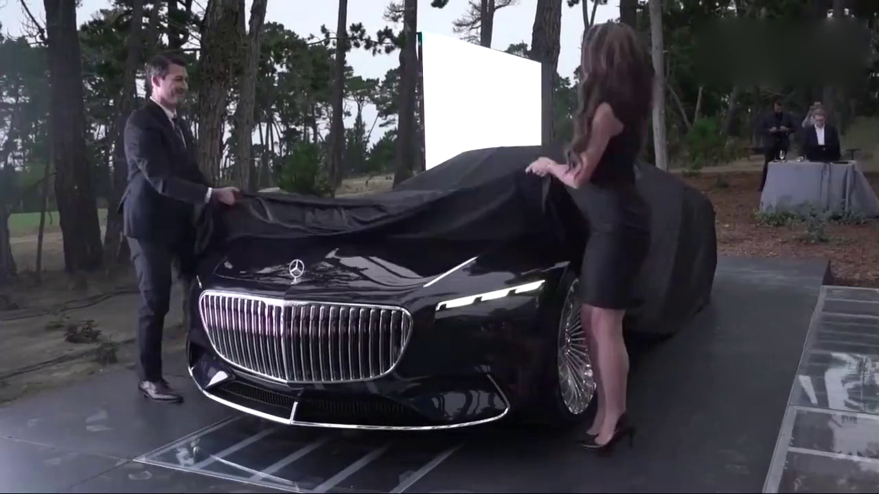 4S店拉开遮车布那一刻，你就会明白奔驰最贵跑车有多帅气