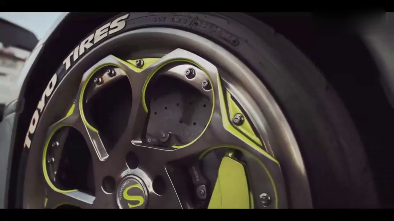 Aventador敞篷车的轮圈造型太酷了！