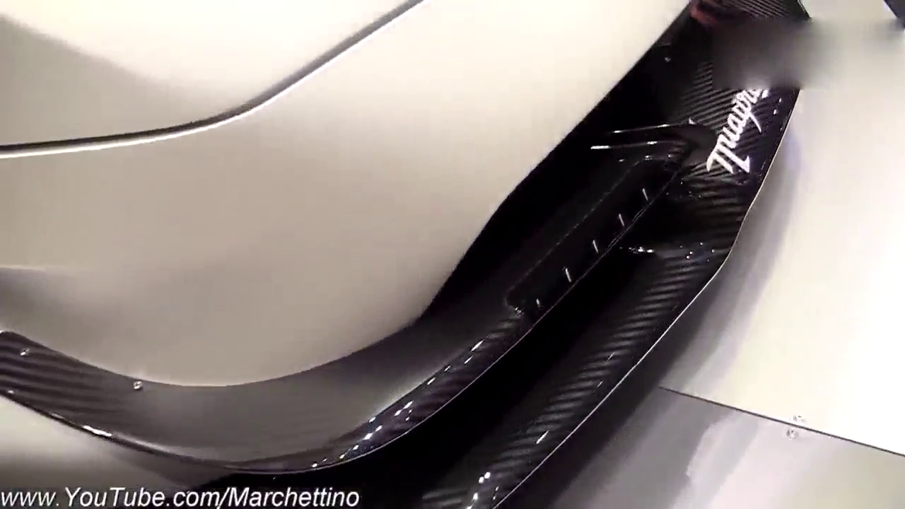 4000万的超级跑车帕加尼，这内饰你想不到的精致！