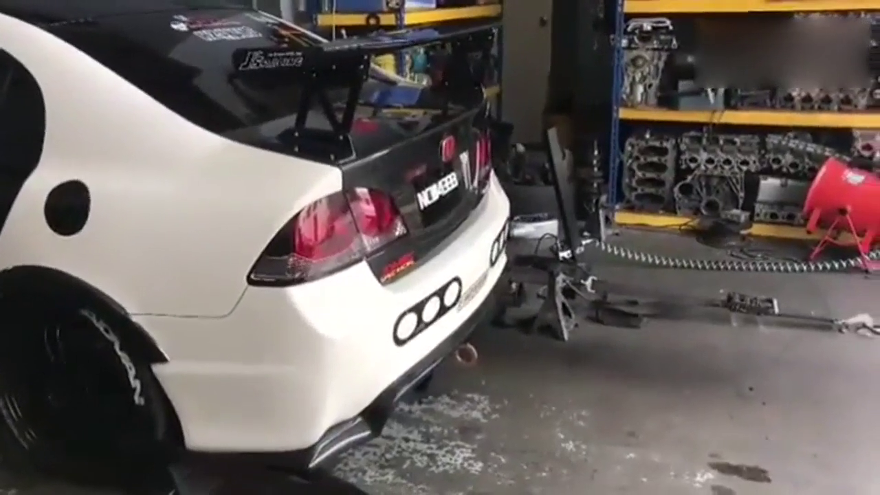 改装版本田跑车油门测试！浪声真大