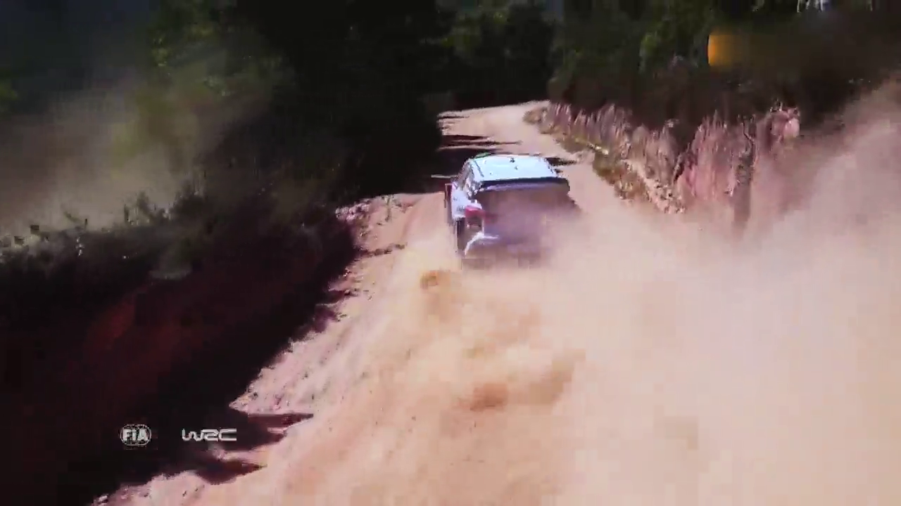稍不留意就翻车起火烧树林，这就是WRC的日常，危险而精彩