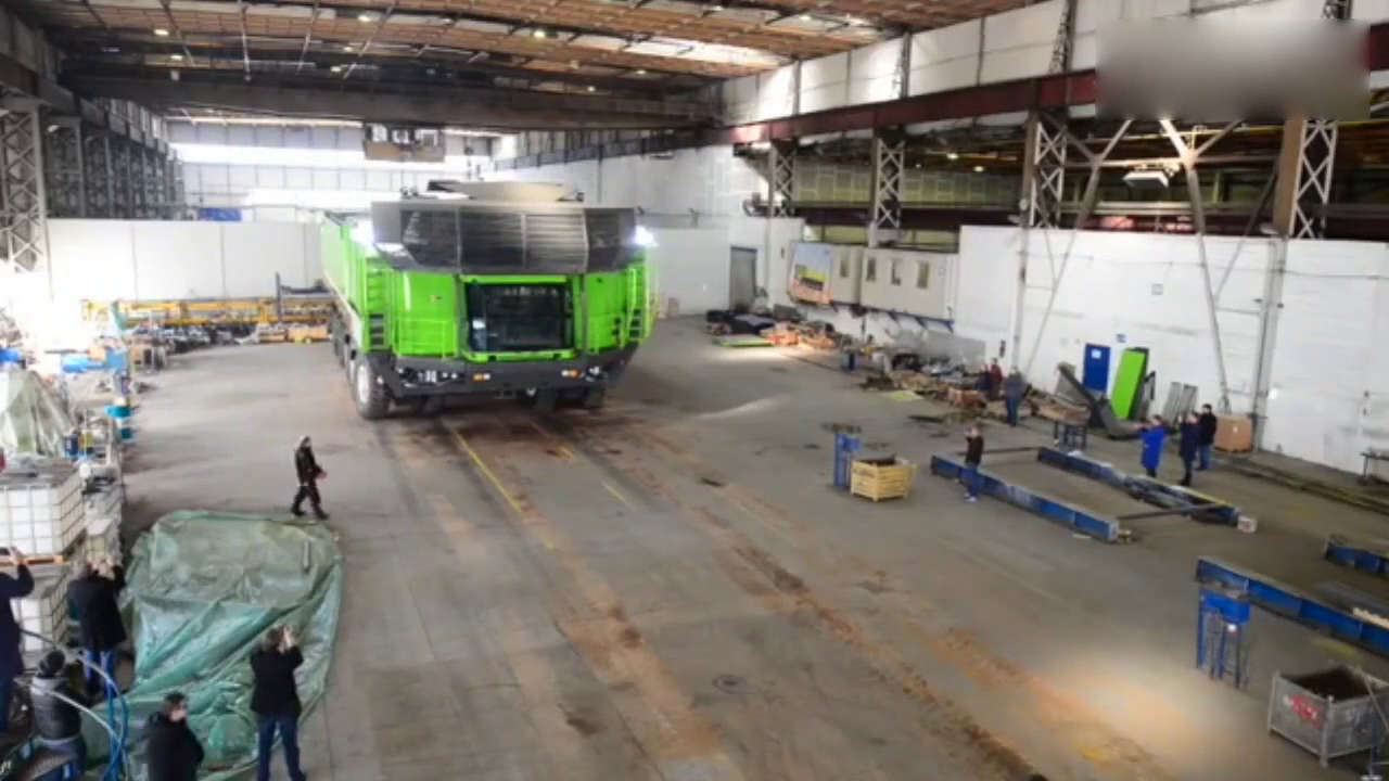 世界最大的卡车又换位了，吨位再次破记录！