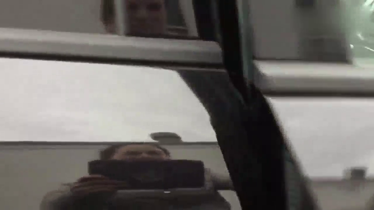 实拍雪佛兰探界者 黑色车身 红色点缀 有一股性能车的味道