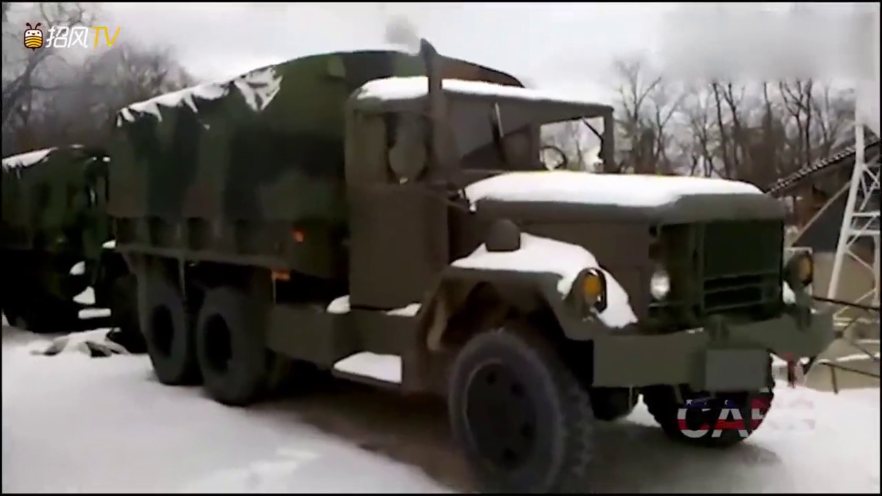 寒冷的冬季，启动一辆超级大卡车，感受一下什么才叫霸气！