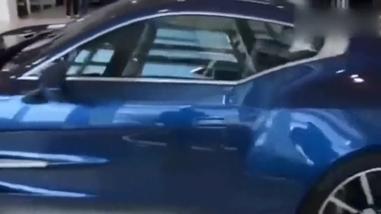 当这台跑车启动的这一瞬间，终于知道它为什么能值半个亿了