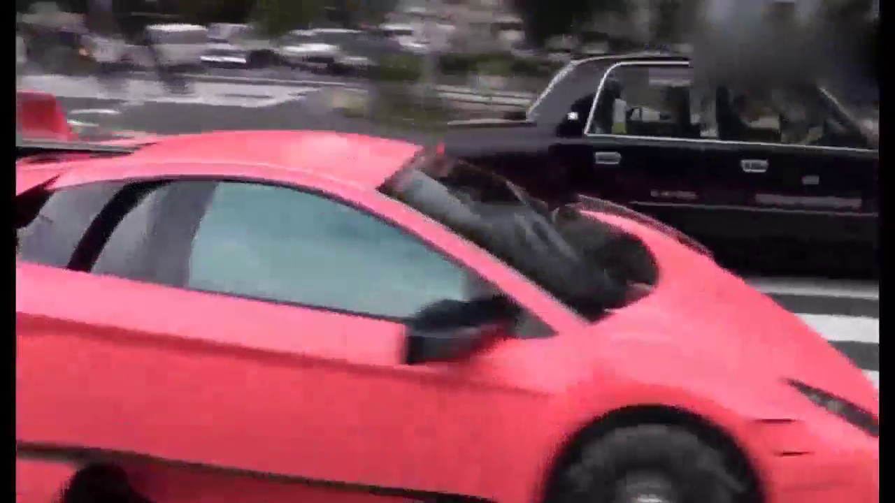 日本春日部，改装车改到痴狂的地步，看吧，比游戏里还夸张