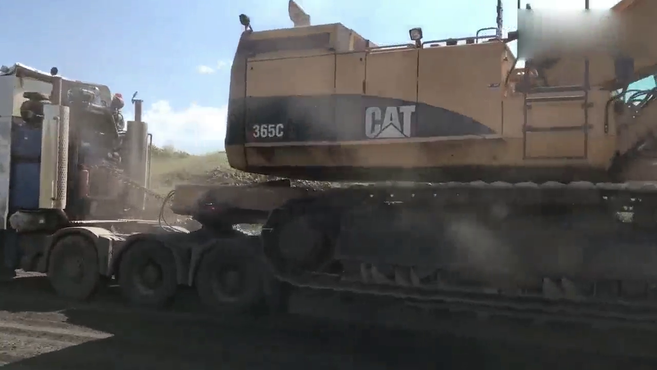 重型曼运输卡车，660马力运输卡特365C