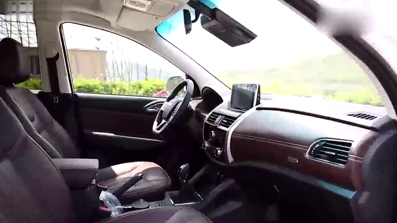 视频：比速T5内饰实拍讲解，一个新国产品牌能做成这样不容易了