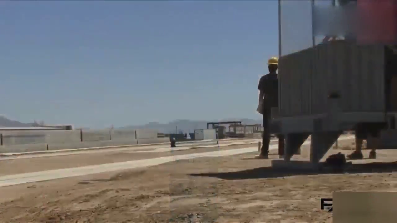 超暴力卡车碰撞测试 那柱子是什么做的？