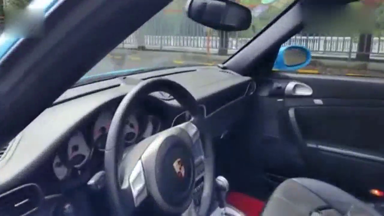 试驾一下保时捷小跑车，别看身形小 声浪一点不弱！