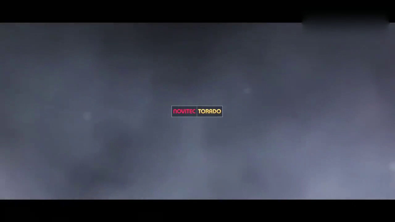 湖蓝色兰博基尼豪华跑车 这个颜色真心好看