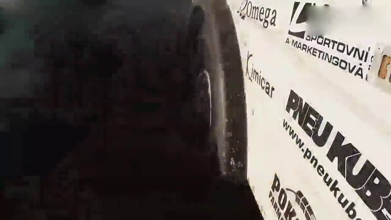 谁与争锋 改装拉力赛大卡车场地秀性能