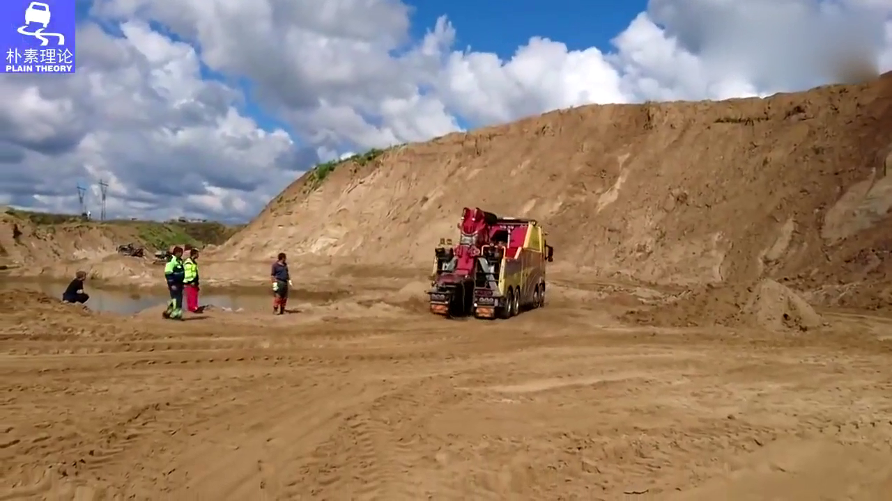 沃尔沃卡车强大到能拖沉船，怪不得救援车队都有它