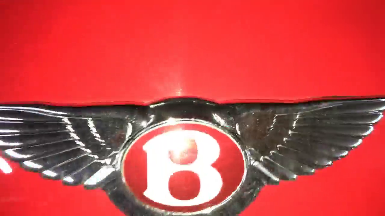 实拍一辆红标V8的宾利欧陆，跑车里的豪车