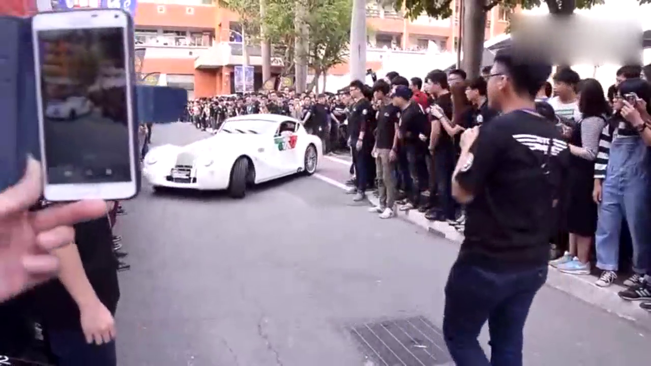 实拍超级跑车俱乐部离场，跑车连连看