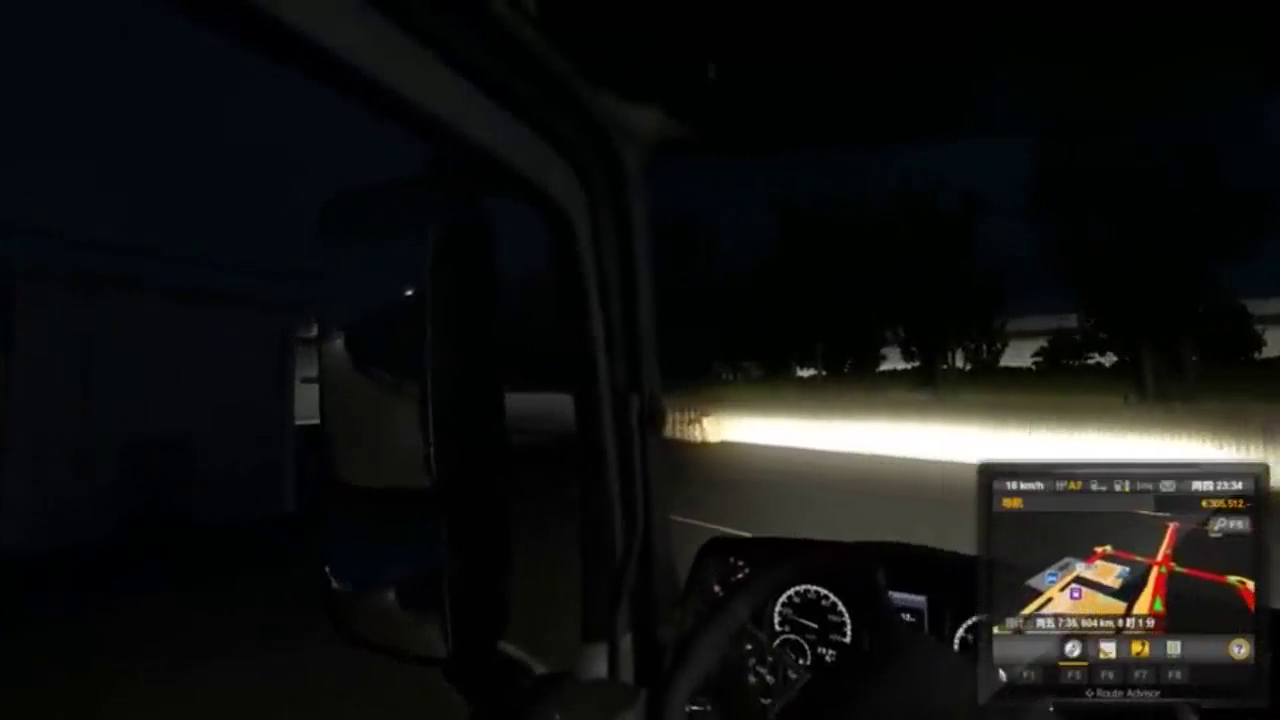 欧洲卡车模拟2：大晚上拉货出门城里车都没几辆