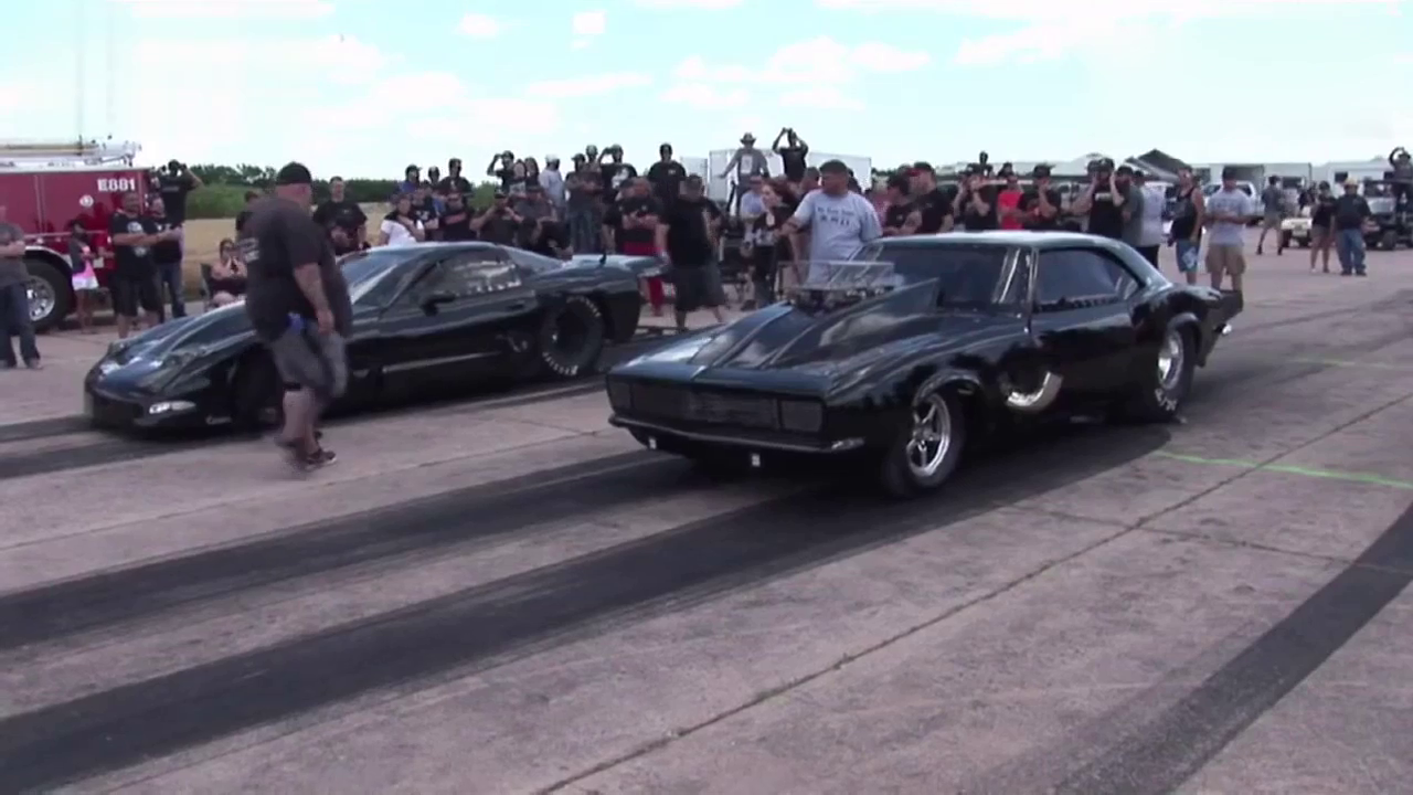 改装跑车暴力加速 科迈罗虐杀科尔维特