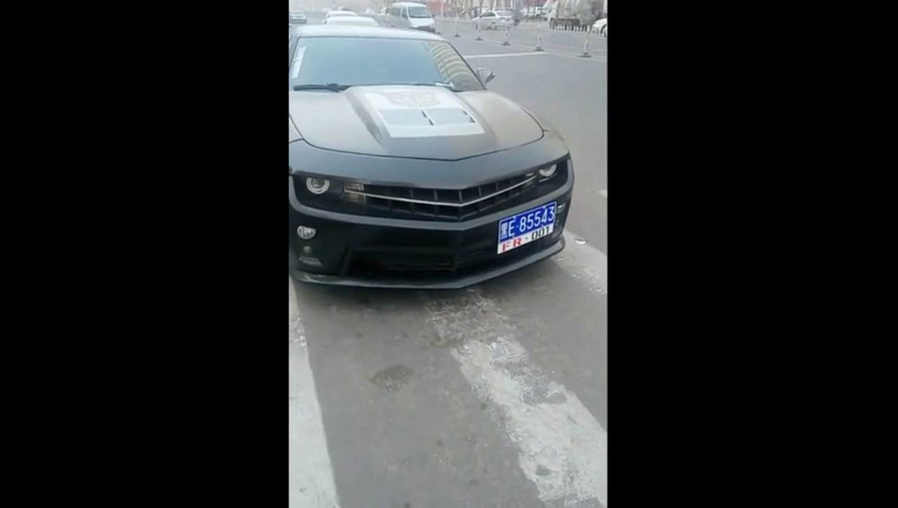 这是谁的跑车？这么厉害？