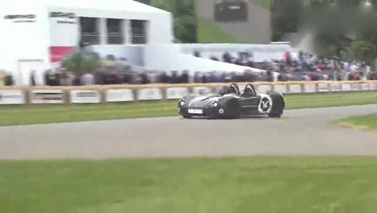 各种超跑豪车云集，这里有最美身段的跑车和最销魂的轰鸣声