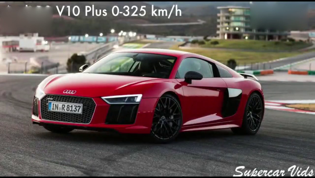 300万奥迪R8有多牛，碾压奔驰宝马，不愧世界顶级跑车