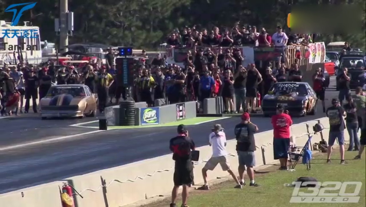 改装车400米赛道起飞 惊魂时刻