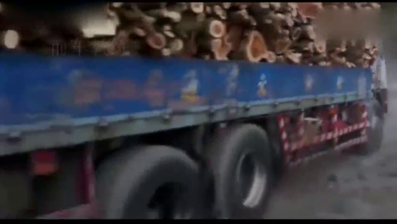 惊人的卡车驾驶技巧，看了手心直冒汗