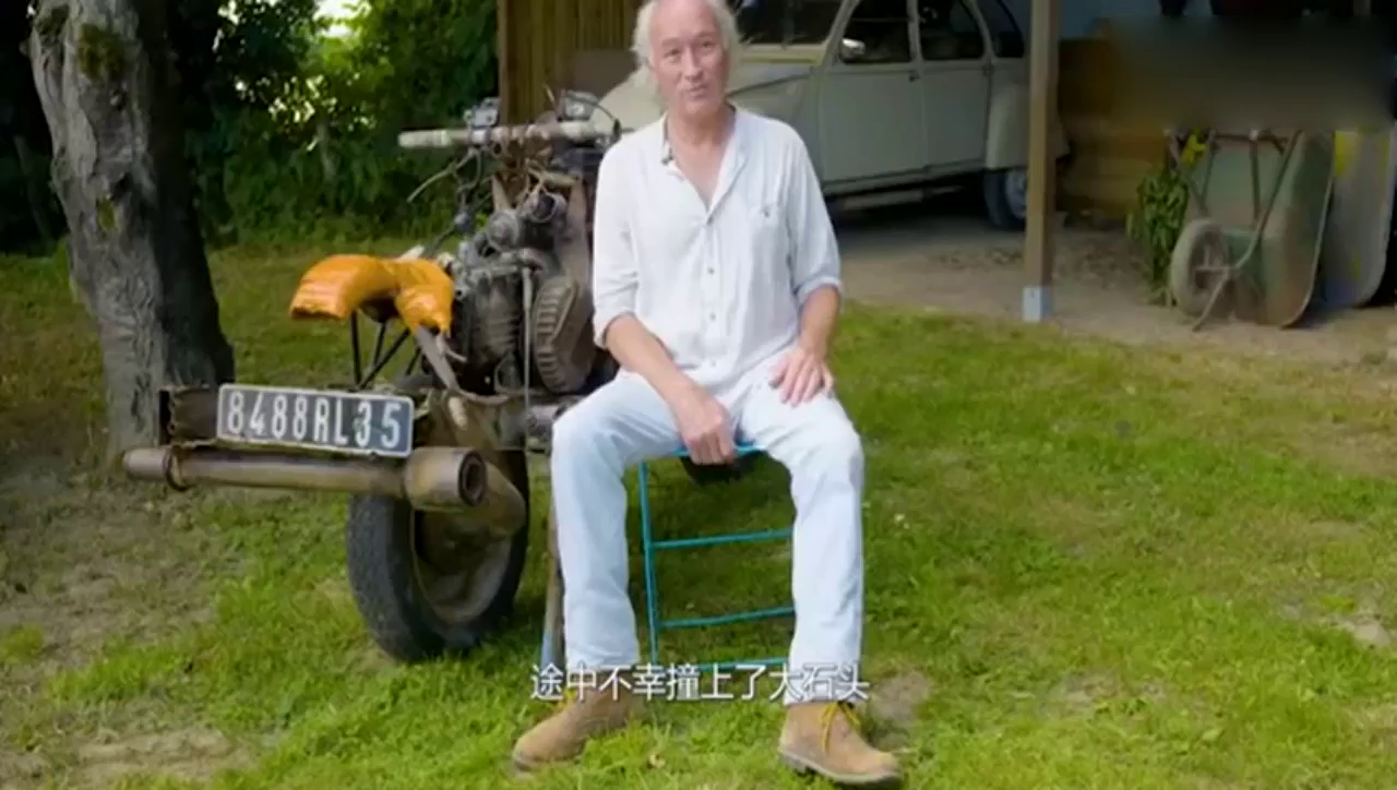 沙漠里被困，应该如何逃生？国外大叔这门改装车技术很重要！