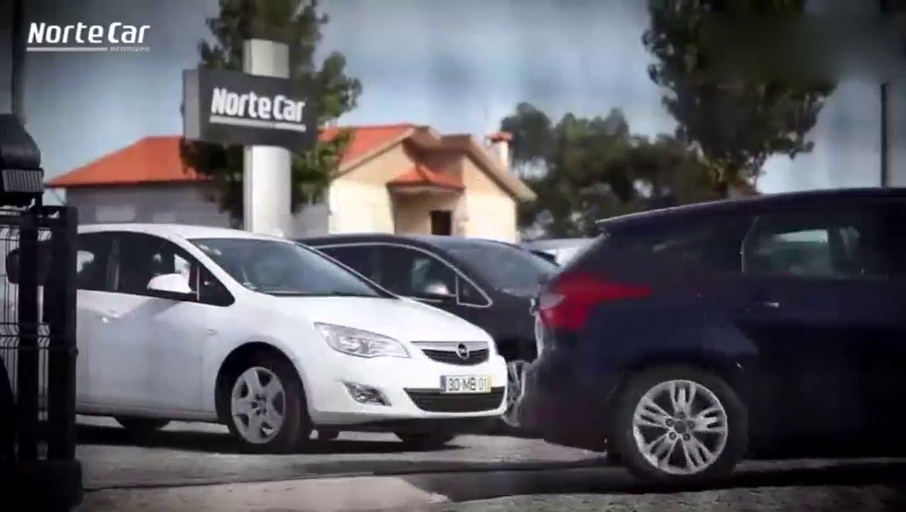 撩起漫天尘土 WRC赛车赛道疯狂飙车劈弯