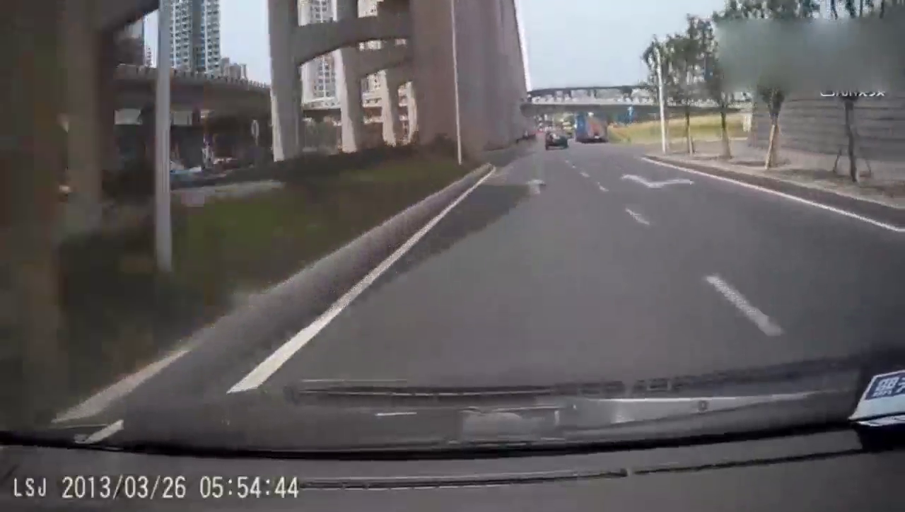 第一次出严重车祸，竟然栽在了出租车手里