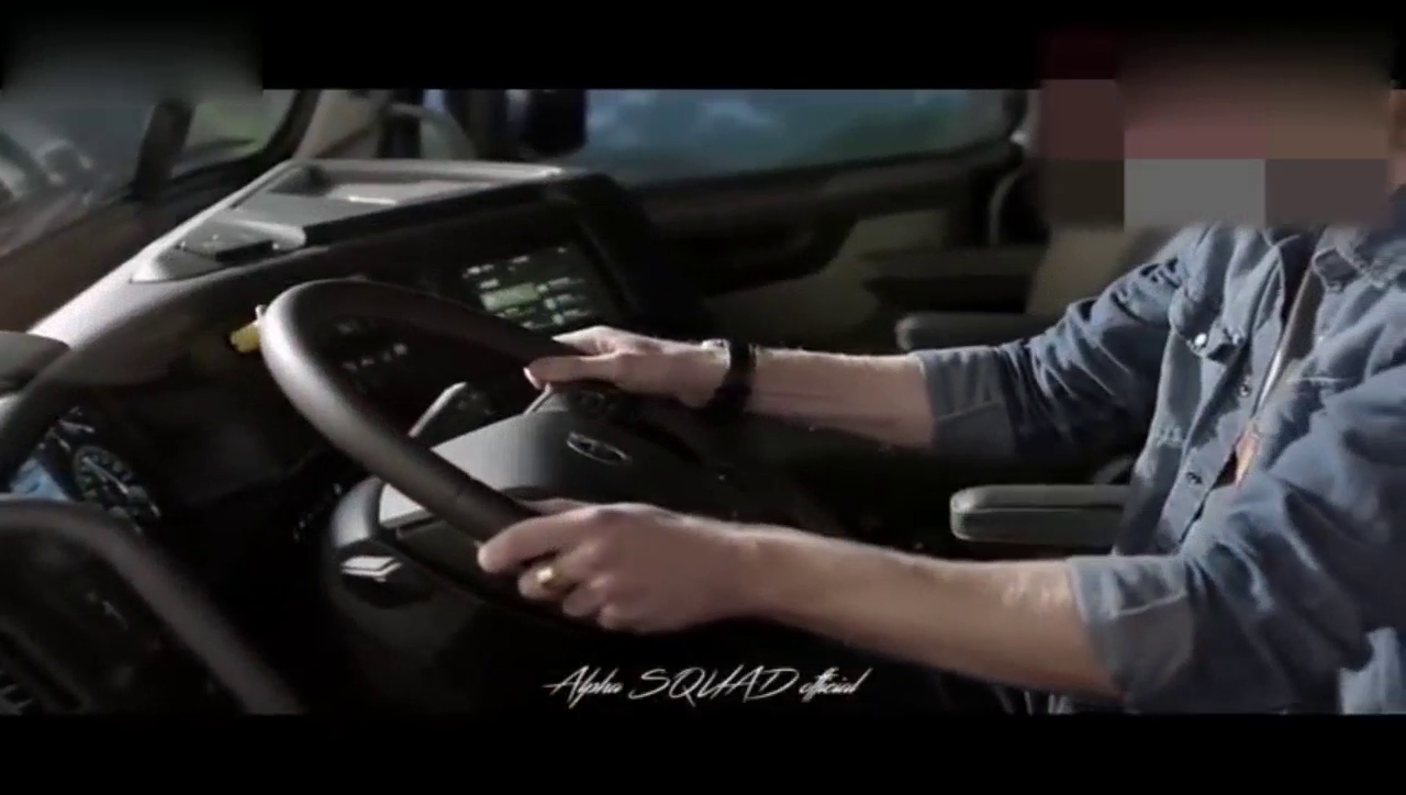 200多万的沃尔沃卡车，司机有多舒适，网友：这简直就是享受