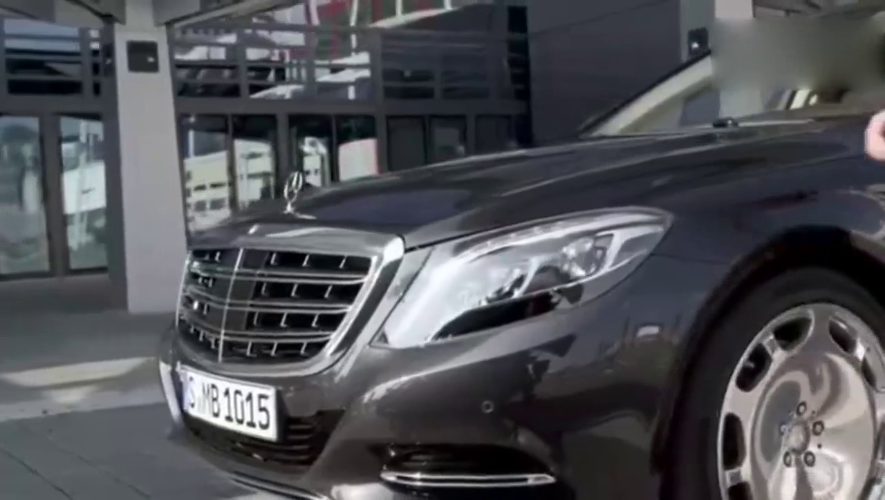 18年世界上最豪华车非18款迈巴赫莫属，这才叫真正的全景天窗