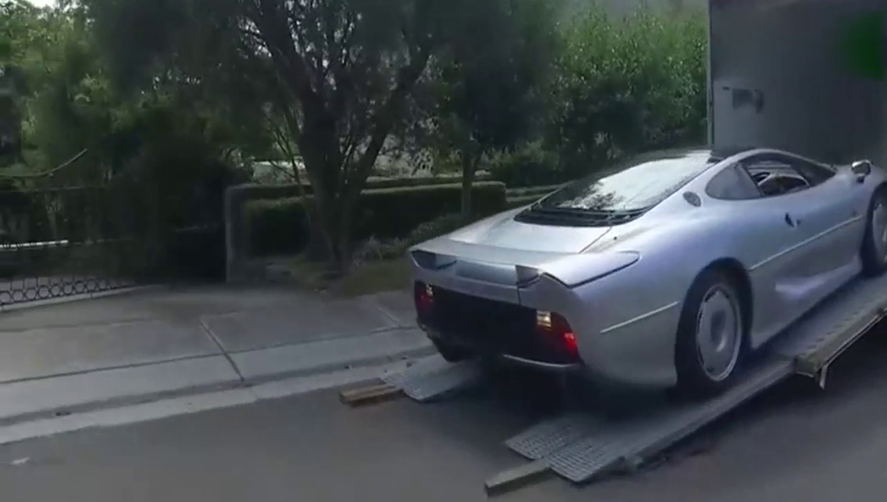 订制的跑车刚刚到货，落地之后兰博基尼都自愧不如！