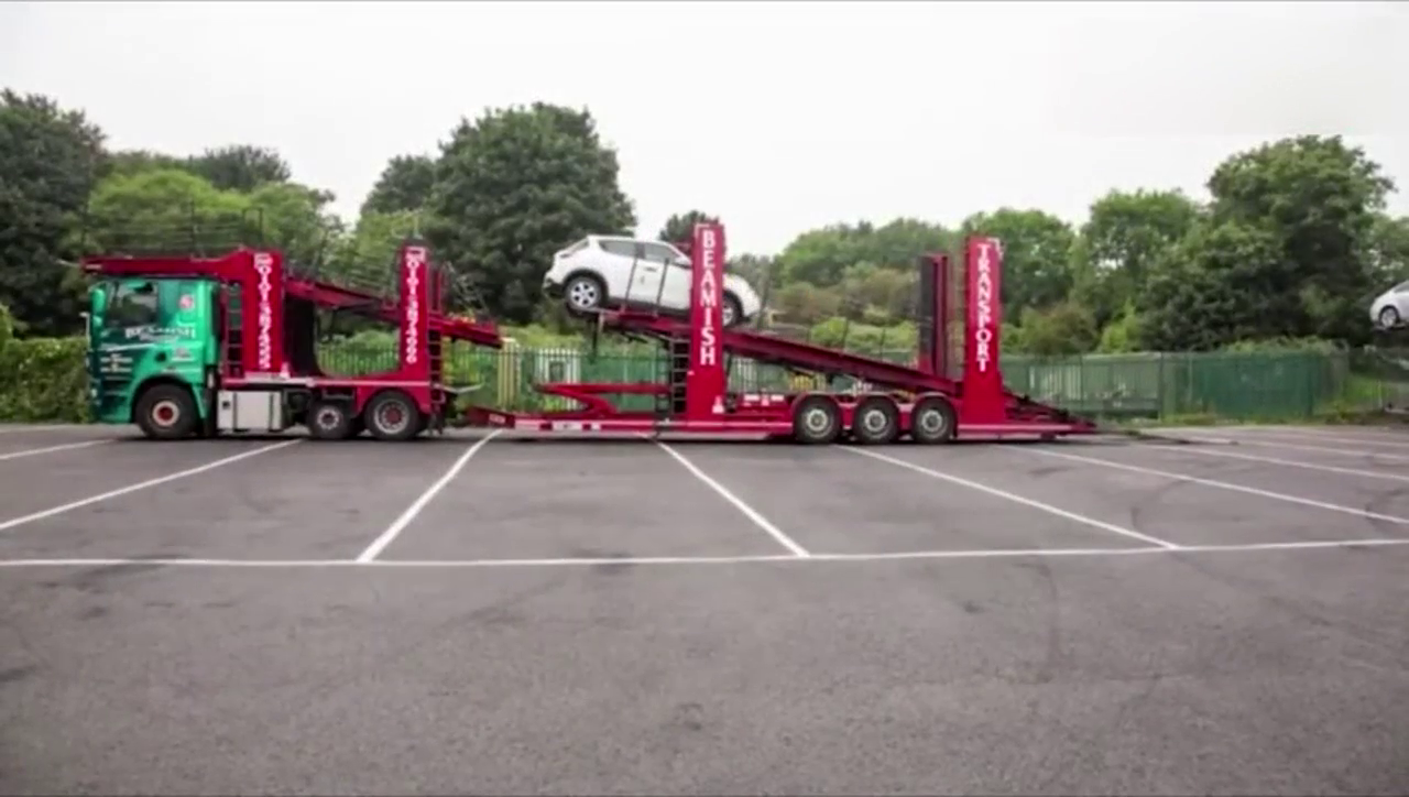 一分钟看懂，大卡车司机一个人如何轻松装9辆汽车