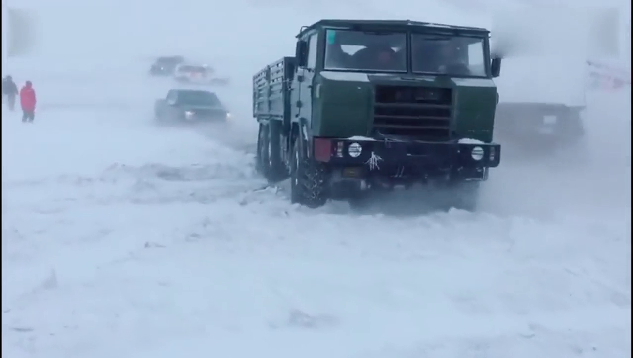 六驱车卡车 救援福特猛禽F150