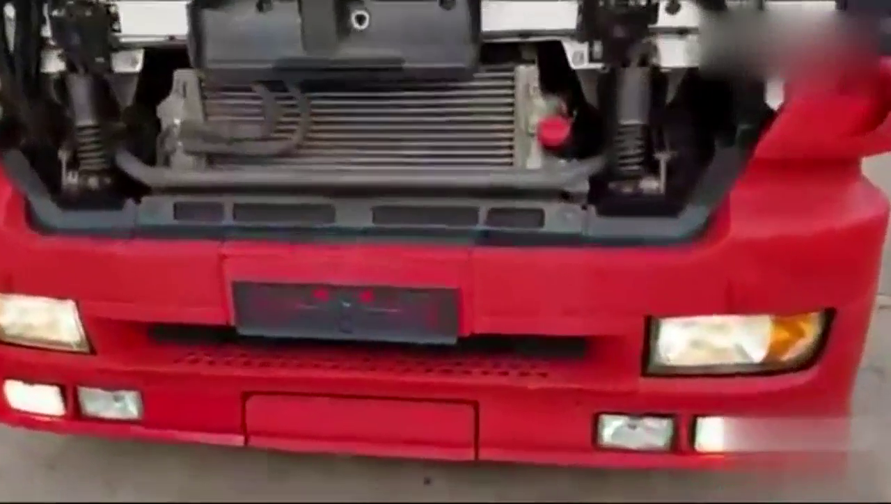 奔驰6X2驱动卡车，太帅了，听到声音那一刻，我醉